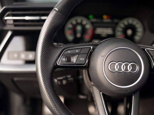Audi A3 Limousine 35 TFSI S edition | S-Line | Matrix LED | Panodak | Stoelgeheugen | Camera | Prijs Rijk... ActivLease financial lease