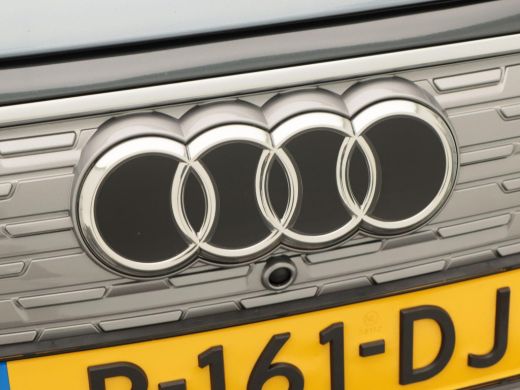 Audi Q4 e-tron 40 Launch edition Advanced Plus 77 kWh 204 Pk | Matrix LED | 3-Zone Climate | Stoel- & Stuurverwa... ActivLease financial lease