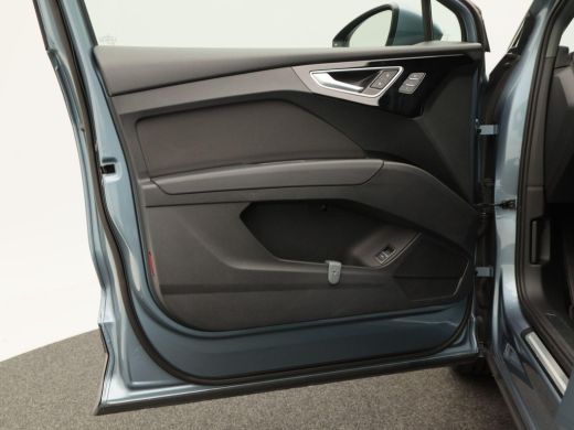 Audi Q4 e-tron 40 Launch edition Advanced Plus 77 kWh 204 Pk | Matrix LED | 3-Zone Climate | Stoel- & Stuurverwa... ActivLease financial lease