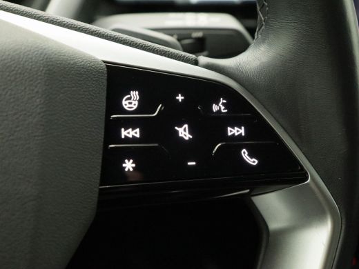 Audi Q4 e-tron 40 Launch edition Advanced Plus 77 kWh 204 Pk | Matrix LED | 3-Zone Climate | Stoel- & Stuurverwa... ActivLease financial lease