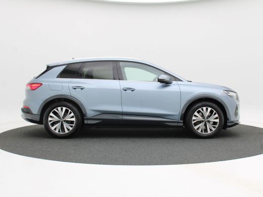 Audi Q4 e-tron 40 Launch edition Advanced Plus 77 kWh 204 Pk | Matrix LED | 3-Zone Climate | Stoel- & Stuurverwa... ActivLease financial lease