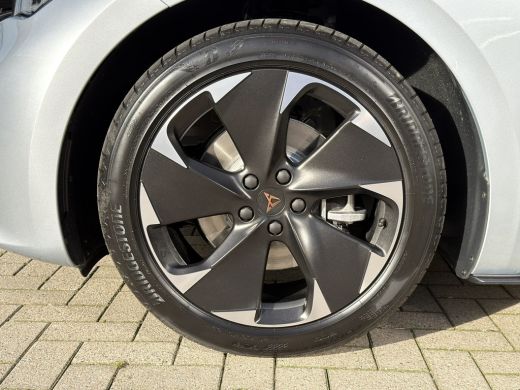 CUPRA Born Essential Limited Elektromotor 150 kW / 204 PK Hatchback Elektrische aandrijving ActivLease financial lease