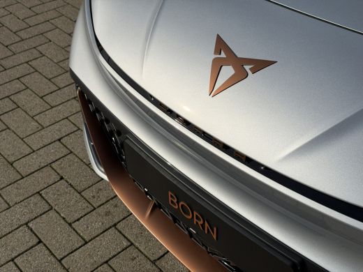 CUPRA Born Essential Limited Elektromotor 150 kW / 204 PK Hatchback Elektrische aandrijving ActivLease financial lease