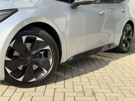 CUPRA Born Essential Limited Elektromotor 150 kW / 204 PK Hatchback Elektrische aandrijving ActivLease financial lease