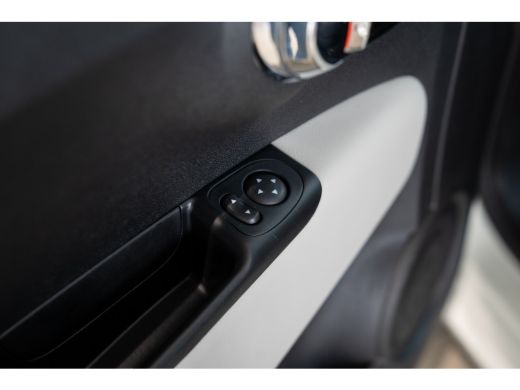 Fiat 500 1.0 Hybrid Dolcevita | Panoramdak | Apple Carplay & Android Auto | Airco | Lichtmetalen velgen | ActivLease financial lease