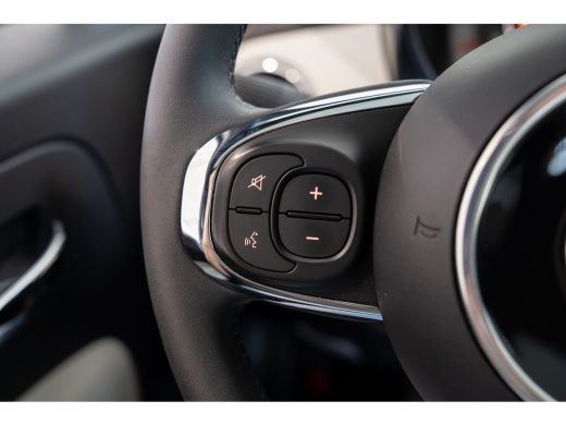 Fiat 500 1.0 Hybrid Dolcevita | Panoramdak | Apple Carplay & Android Auto | Airco | Lichtmetalen velgen | ActivLease financial lease