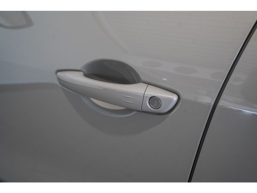 Fiat 600 1.2 Hybrid La Prima | Camera | Stoelverwarming | Elektrische Achterklep | Navigatie | Apple Carpl... ActivLease financial lease