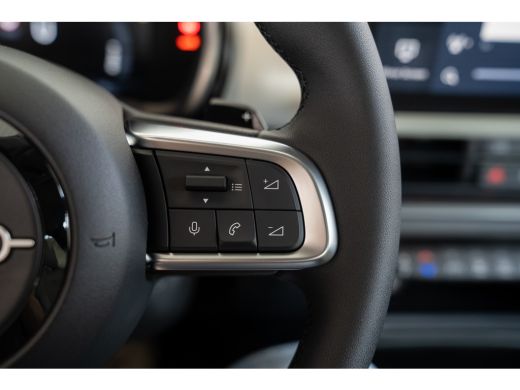 Fiat 600 1.2 Hybrid La Prima | Camera | Stoelverwarming | Elektrische Achterklep | Navigatie | Apple Carpl... ActivLease financial lease