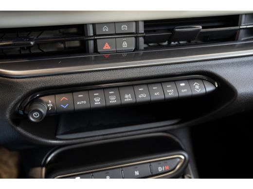 Fiat 600 1.2 Hybrid La Prima | Camera | Stoelverwarming | Elektrische Achterklep | Navigatie | Apple Carpl... ActivLease financial lease