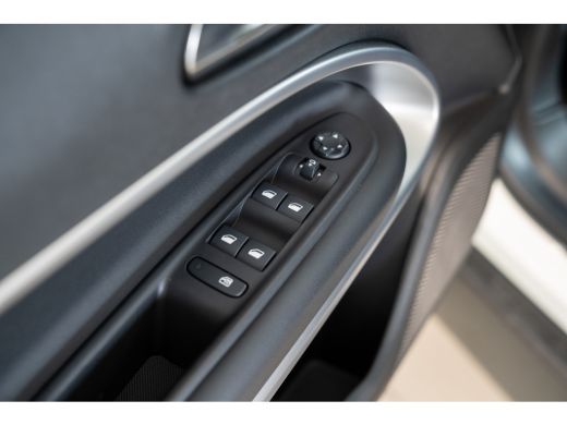 Jeep Avenger 1.2 e-Hybrid Summit | Stoel & Stuurverwarming | Camera | Navigatie | Parkeersensoren | Apple Carp... ActivLease financial lease