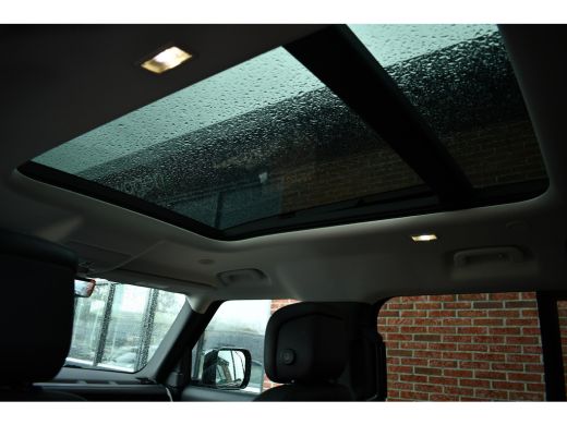 Land Rover Defender 110 3.0 P400 HSE 7-pers Pano Trekh ACC 22inch HUD Standkachel ActivLease financial lease