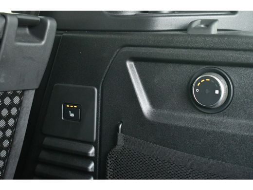 Land Rover Defender 110 3.0 P400 HSE 7-pers Pano Trekh ACC 22inch HUD Standkachel ActivLease financial lease