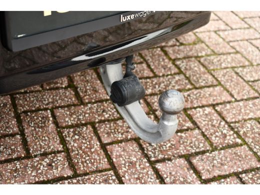 Land Rover Defender 110 3.0 P400 HSE 7-pers Pano Trekh ACC 22inch HUD Standkachel ActivLease financial lease