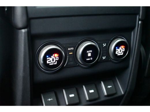 Land Rover Defender 110 3.0 P400 HSE 7-pers Pano Trekh ACC 22inch HUD Standkachel ActivLease financial lease