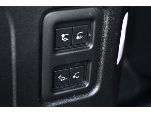 Land Rover Defender 110 3.0 P400 HSE 7-pers Pano Trekh ACC 22inch HUD Standkachel ActivLease financial lease