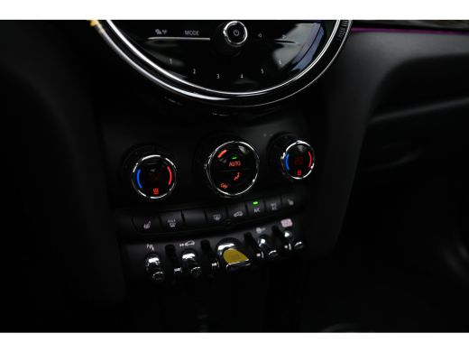 Mini Electric Classic / Panoramadak / Sportstoelen / Achteruitrijcamera / Comfort Access / LED / Head-Up / Harm... ActivLease financial lease