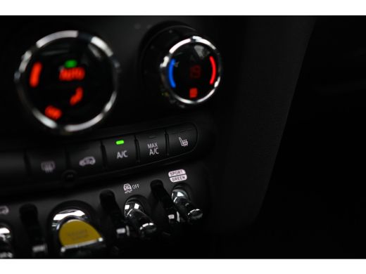 Mini Electric Classic / Panoramadak / Sportstoelen / Achteruitrijcamera / Comfort Access / LED / Head-Up / Harm... ActivLease financial lease