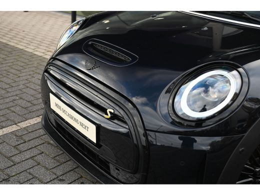 Mini Electric Classic / Panoramadak / Sportstoelen / Achteruitrijcamera / Comfort Access / LED / Head-Up / Harm... ActivLease financial lease