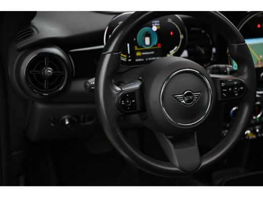 Mini Electric Classic / Panoramadak / Sportstoelen / Achteruitrijcamera / Comfort Access / LED / Head-Up / Harm... ActivLease financial lease