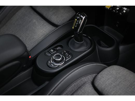 Mini Electric Classic / Panoramadak / Sportstoelen / Achteruitrijcamera / Comfort Access / LED / Head-Up / Harm... ActivLease financial lease