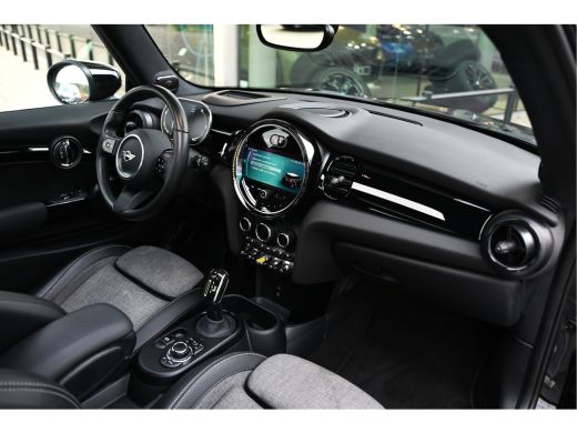 Mini Electric Classic / Panoramadak / Sportstoelen / Achteruitrijcamera / Comfort Access / LED / Head-Up / Harm... ActivLease financial lease