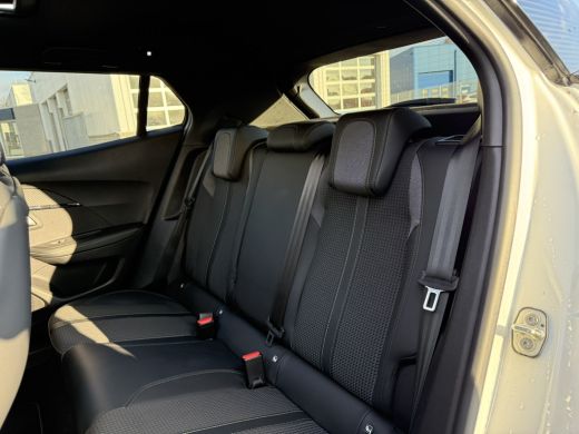 Peugeot 2008 GT-Line Schuif/ kantel dak | Achteruitrijcamera | Afwijkende dakkleur | Keyless start | Apple Car... ActivLease financial lease