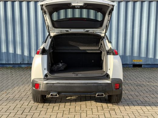Peugeot 2008 GT-Line Schuif/ kantel dak | Achteruitrijcamera | Afwijkende dakkleur | Keyless start | Apple Car... ActivLease financial lease