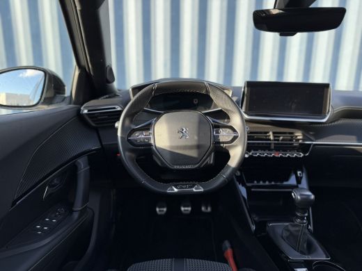 Peugeot 2008 GT-Line Schuif/ kantel dak | Achteruitrijcamera | Afwijkende dakkleur | Keyless start | Apple Car... ActivLease financial lease