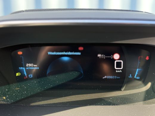 Peugeot 2008 GT-Line Schuif/ kantel dak | Achteruitrijcamera | Afwijkende dakkleur | Keyless start | Apple Car... ActivLease financial lease