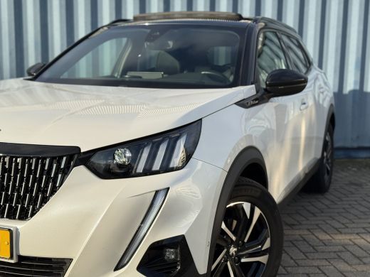 Peugeot 2008 GT-Line Schuif/ kantel dak | Achteruitrijcamera | Afwijkende dakkleur | Keyless start | Apple Car... ActivLease financial lease