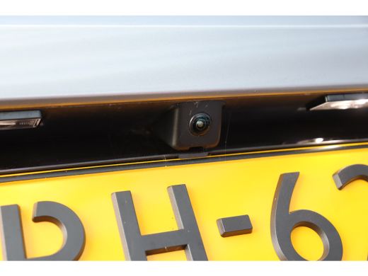 Peugeot 208 1.2 HYBRID 100PK ALLURE AUTOMAAT / NAVI / LEDER / CLIMA / PDC / 16" LMV / CAMERA / WINTERPAKKET /... ActivLease financial lease