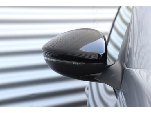 Peugeot 208 1.2 HYBRID 100PK ALLURE AUTOMAAT / NAVI / LEDER / CLIMA / PDC / 16" LMV / CAMERA / WINTERPAKKET /... ActivLease financial lease