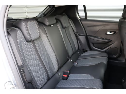 Peugeot 208 1.2 HYBRID 100PK ALLURE AUTOMAAT / NAVI / LEDER / CLIMA / PDC / 16" LMV / CAMERA / WINTERPAKKET /... ActivLease financial lease