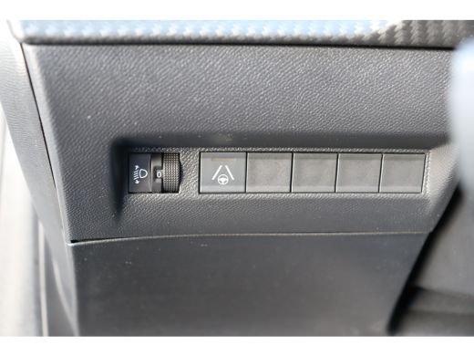 Peugeot 208 1.2 HYBRID 100PK ALLURE AUTOMAAT / NAVI / LEDER / CLIMA / PDC / 16" LMV / CAMERA / WINTERPAKKET /... ActivLease financial lease