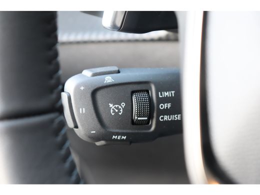 Peugeot 208 1.2 HYBRID 100PK ALLURE AUTOMAAT / NAVI / LEDER / CLIMA / PDC / 16" LMV / CAMERA / WINTERPAKKET /... ActivLease financial lease