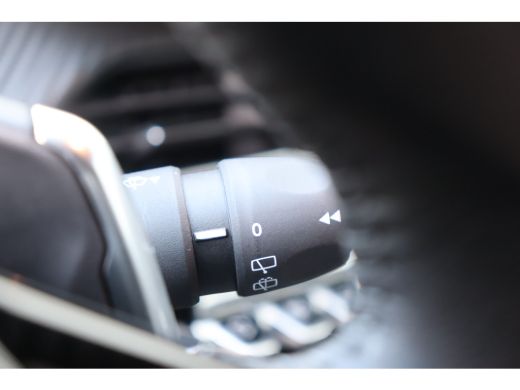 Peugeot 208 1.2 HYBRID 100PK ALLURE AUTOMAAT / NAVI / LEDER / CLIMA / PDC / 16" LMV / CAMERA / WINTERPAKKET /... ActivLease financial lease