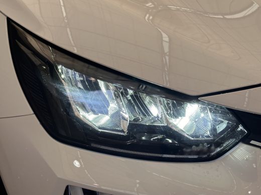 Peugeot 208 1.2 Hybrid 110 e-DCS6 Allure Camera | Navigatie | Carplay | Leder/Stof | Digitaal Dashboard | 16"... ActivLease financial lease