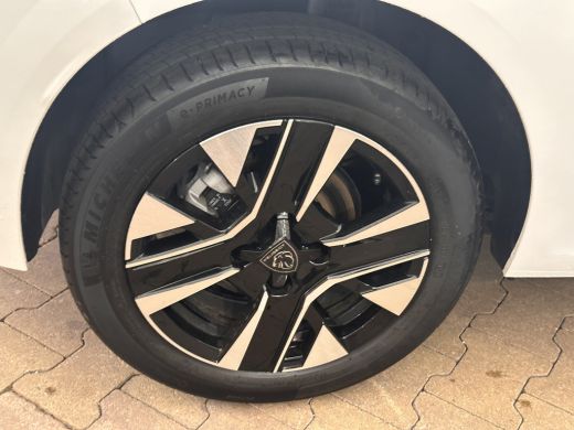 Peugeot 208 1.2 Hybrid 110 e-DCS6 Allure Camera | Navigatie | Carplay | Leder/Stof | Digitaal Dashboard | 16"... ActivLease financial lease