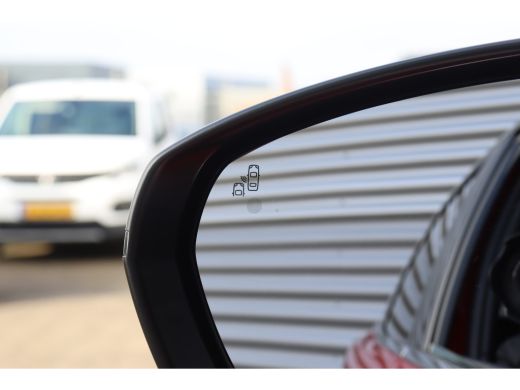 Peugeot 3008 1.6 PURETECH 180PK GT PACK AUTOMAAT / NAVI / LEDER / CLIMA / AGR / PDC / 18" LMV / CAMERA / 1500K... ActivLease financial lease