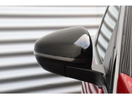 Peugeot 3008 1.6 PURETECH 180PK GT PACK AUTOMAAT / NAVI / LEDER / CLIMA / AGR / PDC / 18" LMV / CAMERA / 1500K... ActivLease financial lease