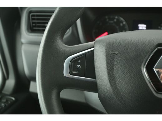 Renault Master T35 2.3 dCi L3H2 RWD | Dubbellucht | 3500KG Trekgew. | Trekh. | Airco | Cruise | Carplay | 3-Zits... ActivLease financial lease