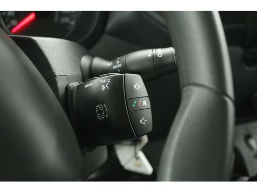 Renault Master T35 2.3 dCi L3H2 RWD | Dubbellucht | 3500KG Trekgew. | Trekh. | Airco | Cruise | Carplay | 3-Zits... ActivLease financial lease