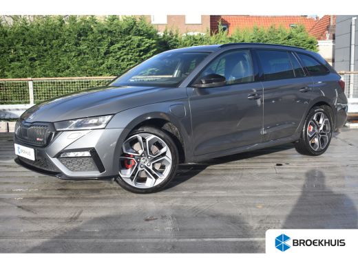 Skoda Octavia Combi RS iV Phev 245PK | Zwenkbare trekhaak | RS Plus Package | Camera achter | Head-up display |...