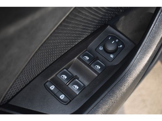 Skoda Octavia Combi RS iV Phev 245PK | Zwenkbare trekhaak | RS Plus Package | Camera achter | Head-up display |... ActivLease financial lease