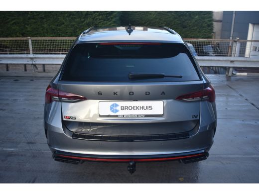 Skoda Octavia Combi RS iV Phev 245PK | Zwenkbare trekhaak | RS Plus Package | Camera achter | Head-up display |... ActivLease financial lease