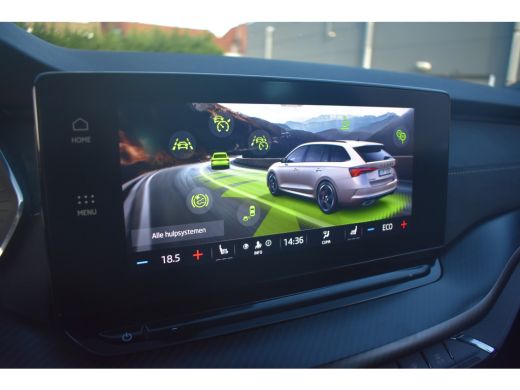 Skoda Octavia Combi RS iV Phev 245PK | Zwenkbare trekhaak | RS Plus Package | Camera achter | Head-up display |... ActivLease financial lease