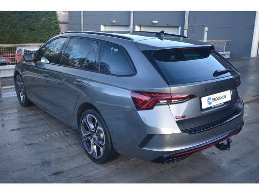 Skoda Octavia Combi RS iV Phev 245PK | Zwenkbare trekhaak | RS Plus Package | Camera achter | Head-up display |... ActivLease financial lease