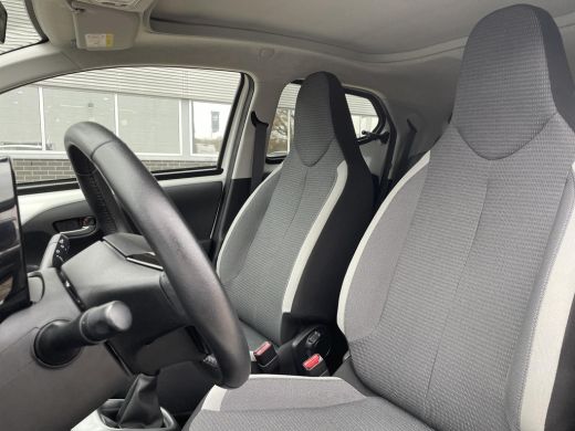 Toyota Aygo 1.0 VVT-i x-joy cabrio ActivLease financial lease