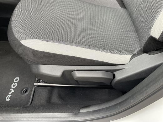 Toyota Aygo 1.0 VVT-i x-joy cabrio ActivLease financial lease