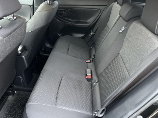 Toyota Yaris Cross 1.5 Hybrid 115 Dynamic | Parkeersensoren | Carplay | Stoelverwarming | LED koplampen | Keyless en... ActivLease financial lease